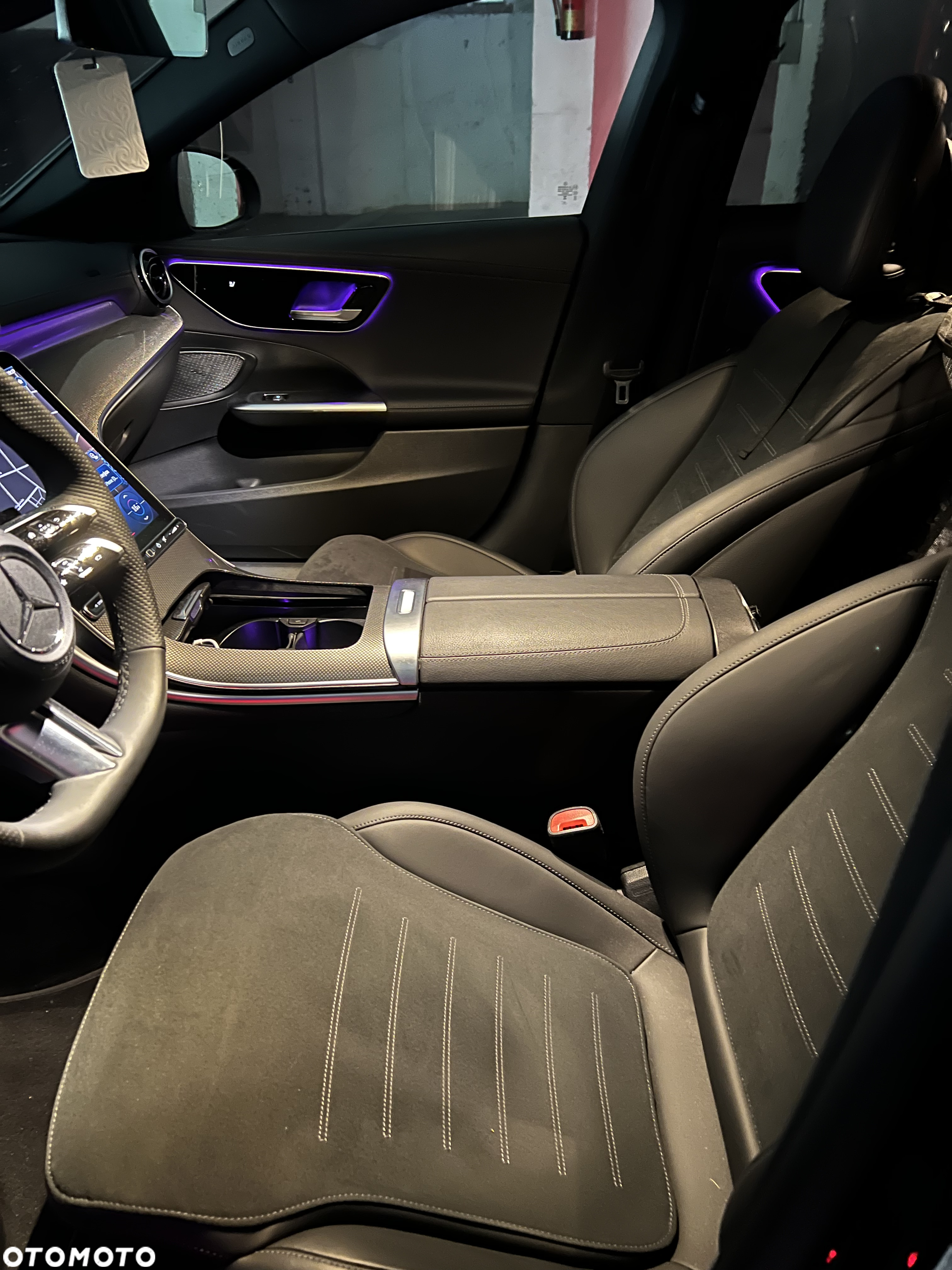 Mercedes-Benz Klasa C 300 9G-TRONIC AMG Line - 4
