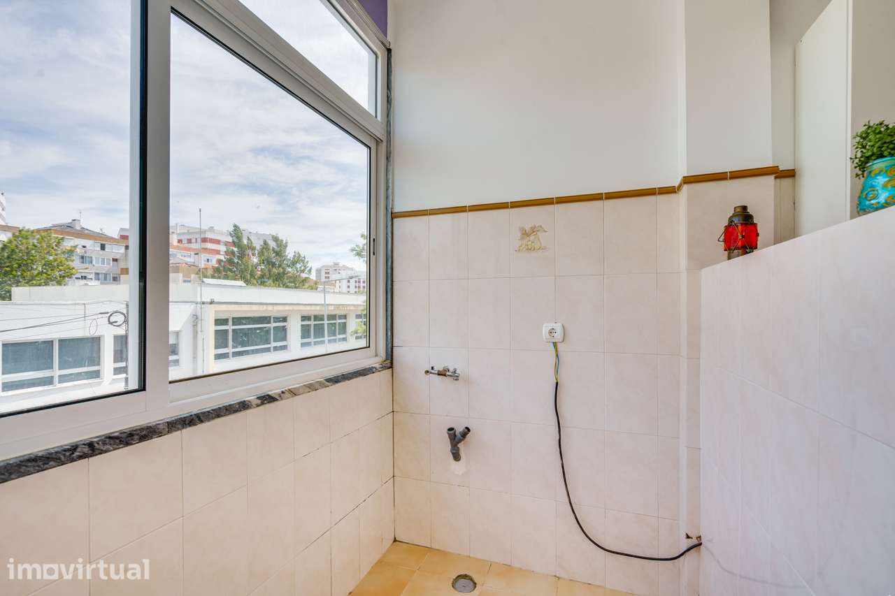 APARTAMENTO T2 | 85 M² DE ÁREA TOTAL | 1.º ANDAR | PÓVOA DE SANTA IRIA - Grande imagem: 5/30