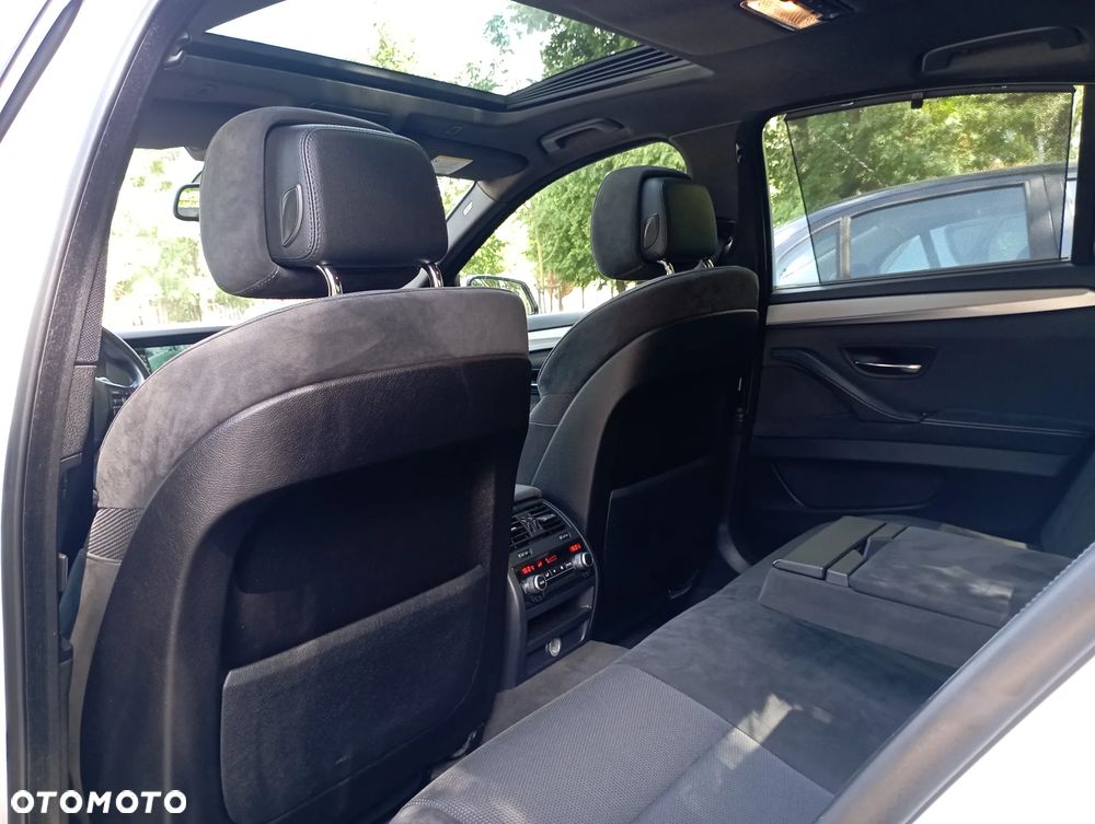 BMW Seria 5 535d xDrive - 12
