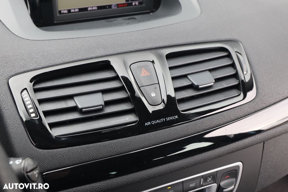 Renault Megane ENERGY dCi 110 Start & Stop Bose Edition - 25