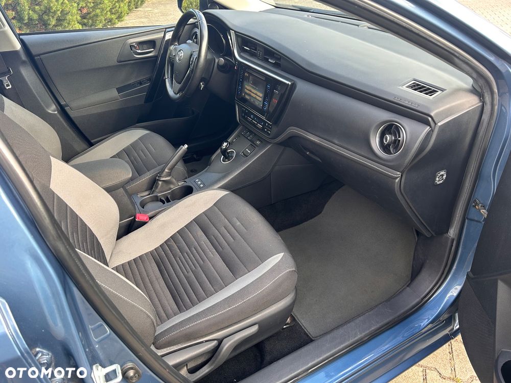 Toyota Auris - 32