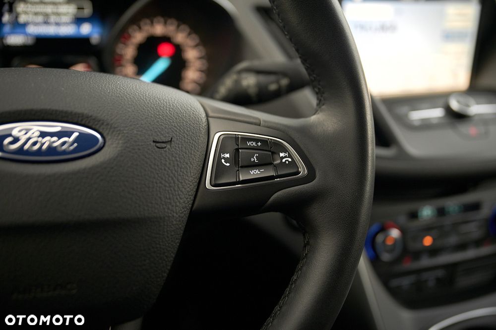 Ford Kuga 1.5 EcoBoost 2x4 Titanium - 33