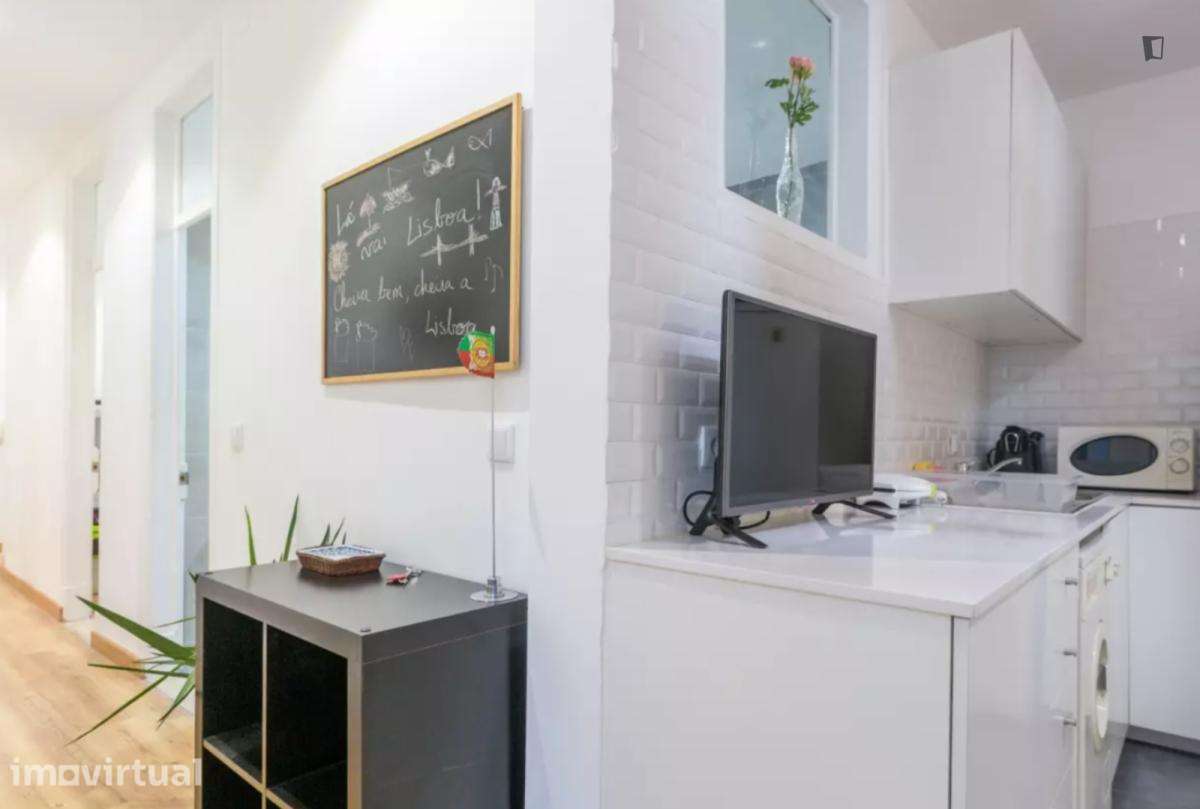 Quarto - localizado em Anjos Lisbon - Grande imagem: 4/11