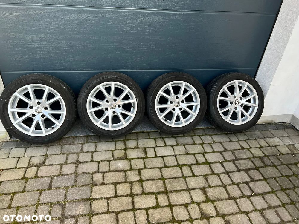 Felgi aluminiowe z oponami 195/55/16 do BMW 116 - 1