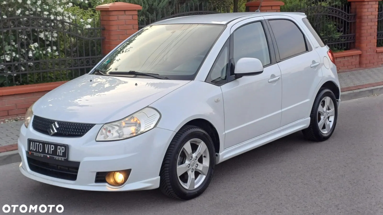 Suzuki SX4 1.6 Comfort Plus - 16