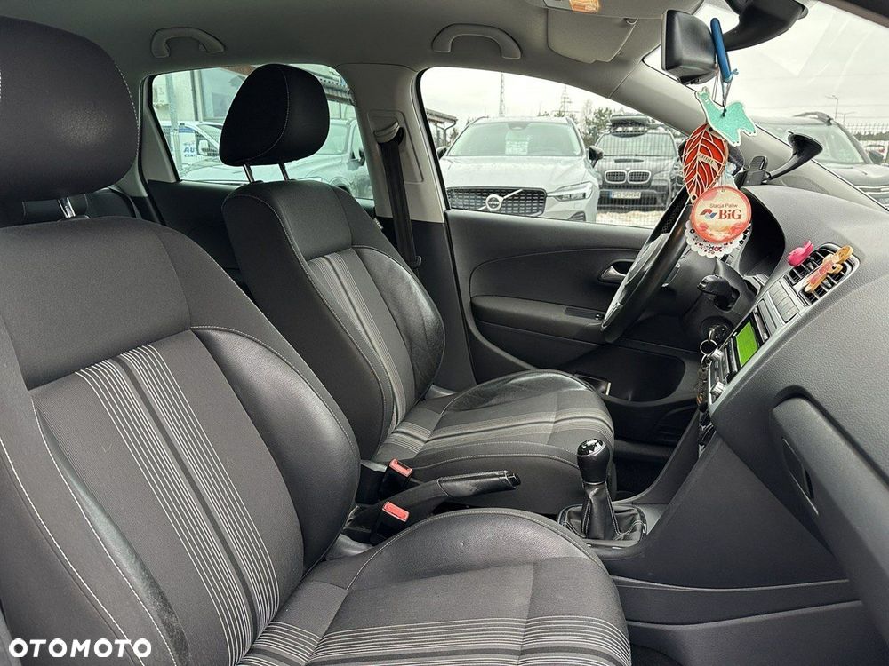 Volkswagen Polo 1.2 TSI MATCH - 11