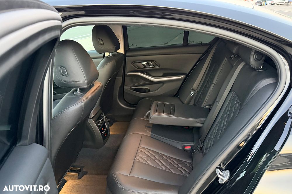 BMW Seria 3 318d AT MHEV - 39