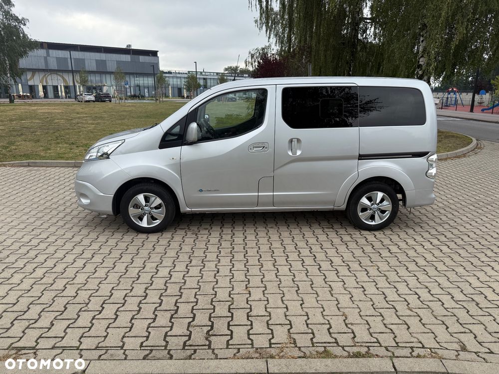 Nissan NV200 Evalia - 8