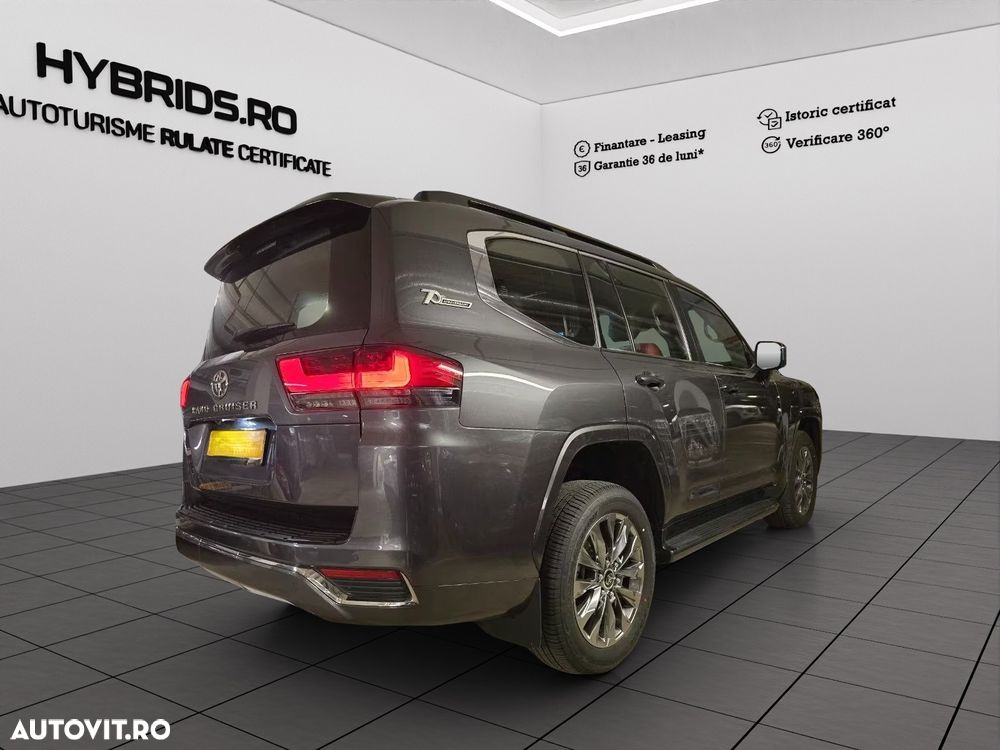 Toyota Land Cruiser 300 - 5