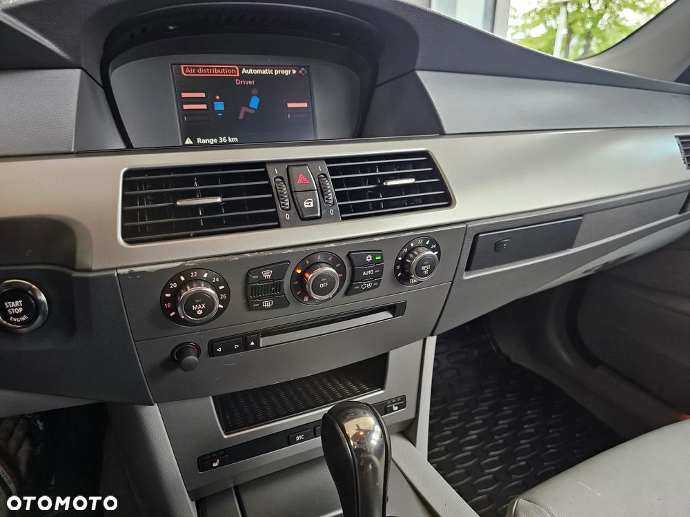 BMW Seria 5 530i - 30