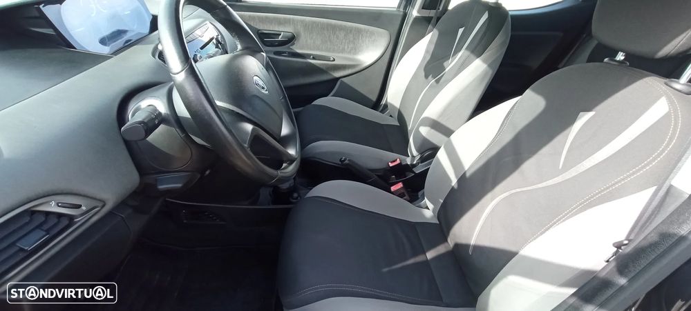 Lancia Ypsilon 1.2 S&S Gold - 10