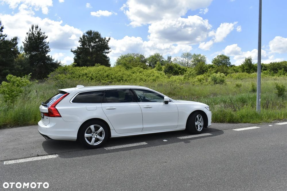 Volvo V90 D4 Momentum Pro - 4
