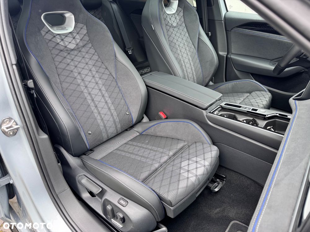 Volkswagen Passat 2.0 TDI SCR R-Line Plus DSG - 35