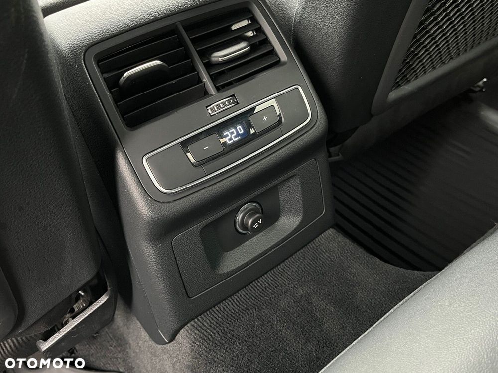 Audi A4 Limousine - 36