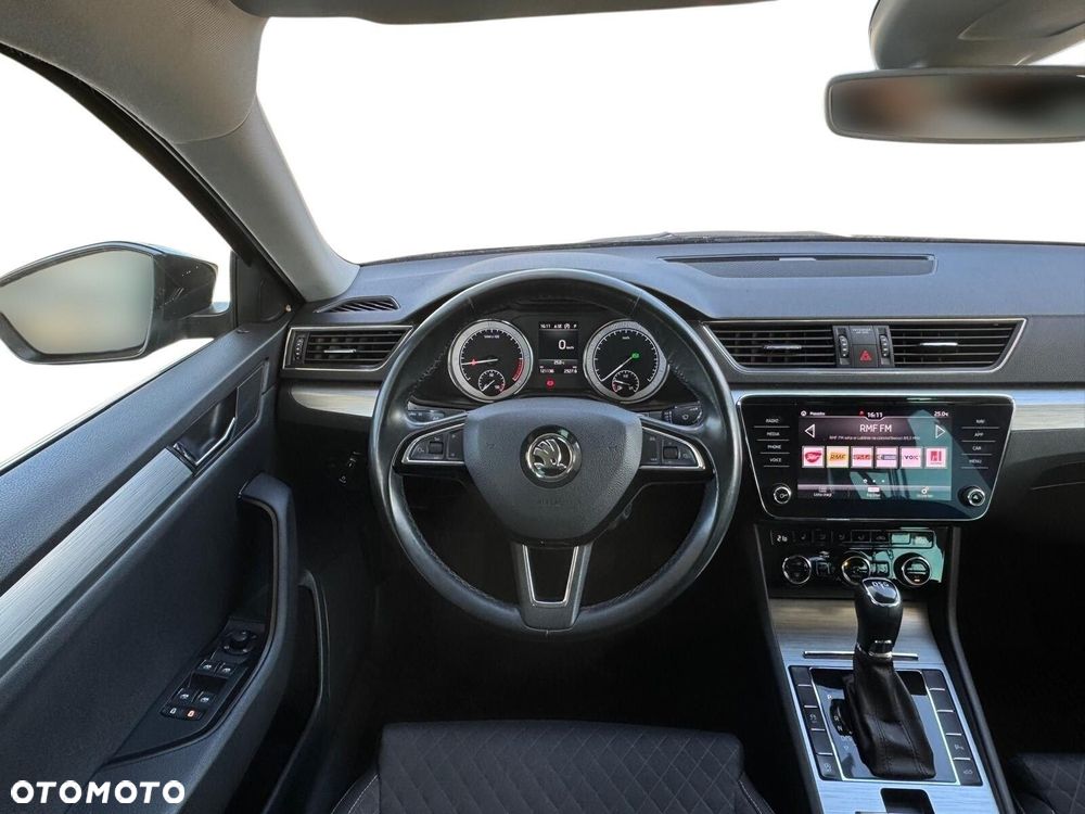 Skoda Superb 2.0 TDI Ambition DSG - 9