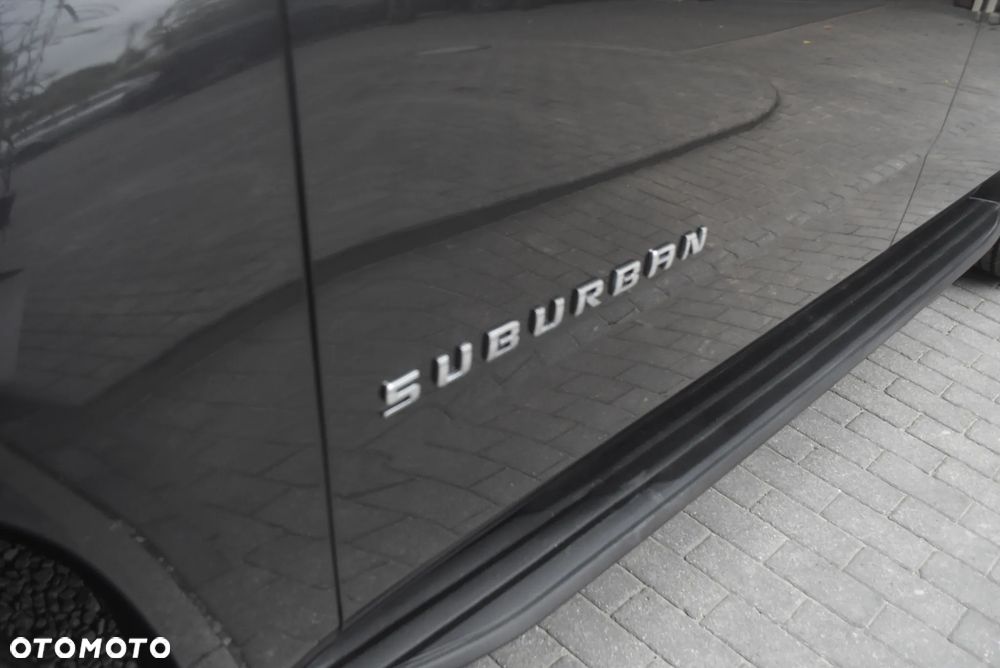 Chevrolet Suburban - 28