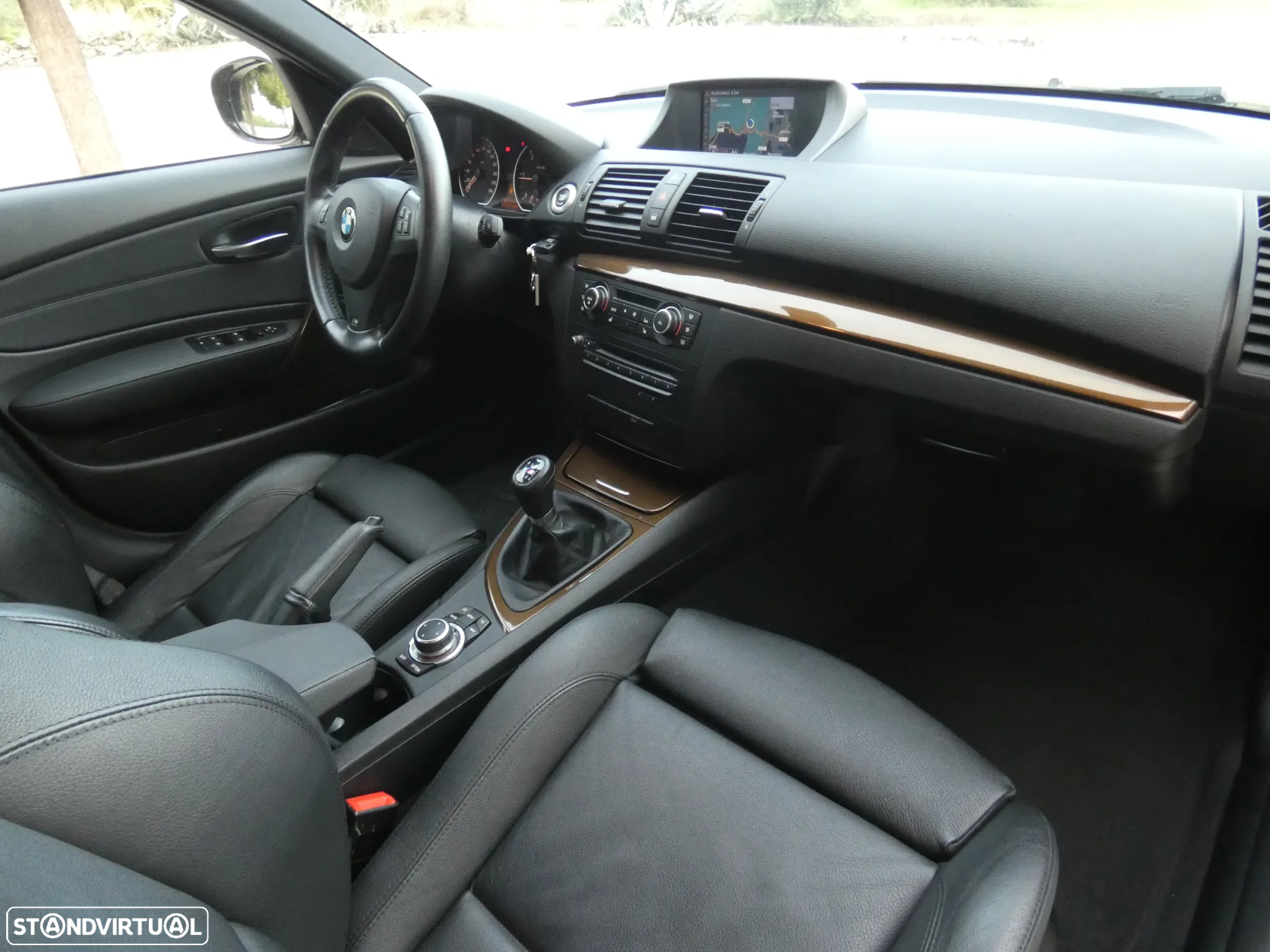 BMW 118 d Pack M - 17