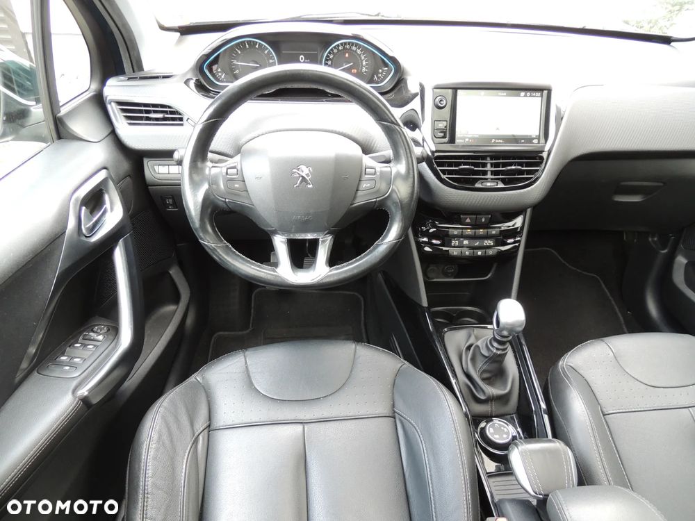 Peugeot 2008 1.2 PureTech Allure Pack S&S - 10