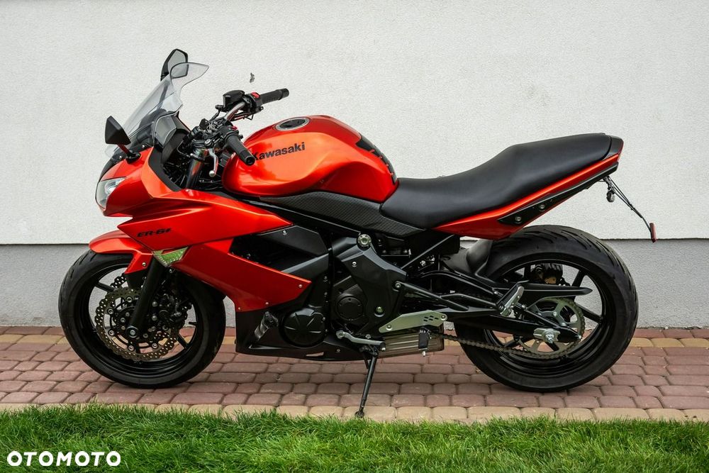 Kawasaki ER - 8