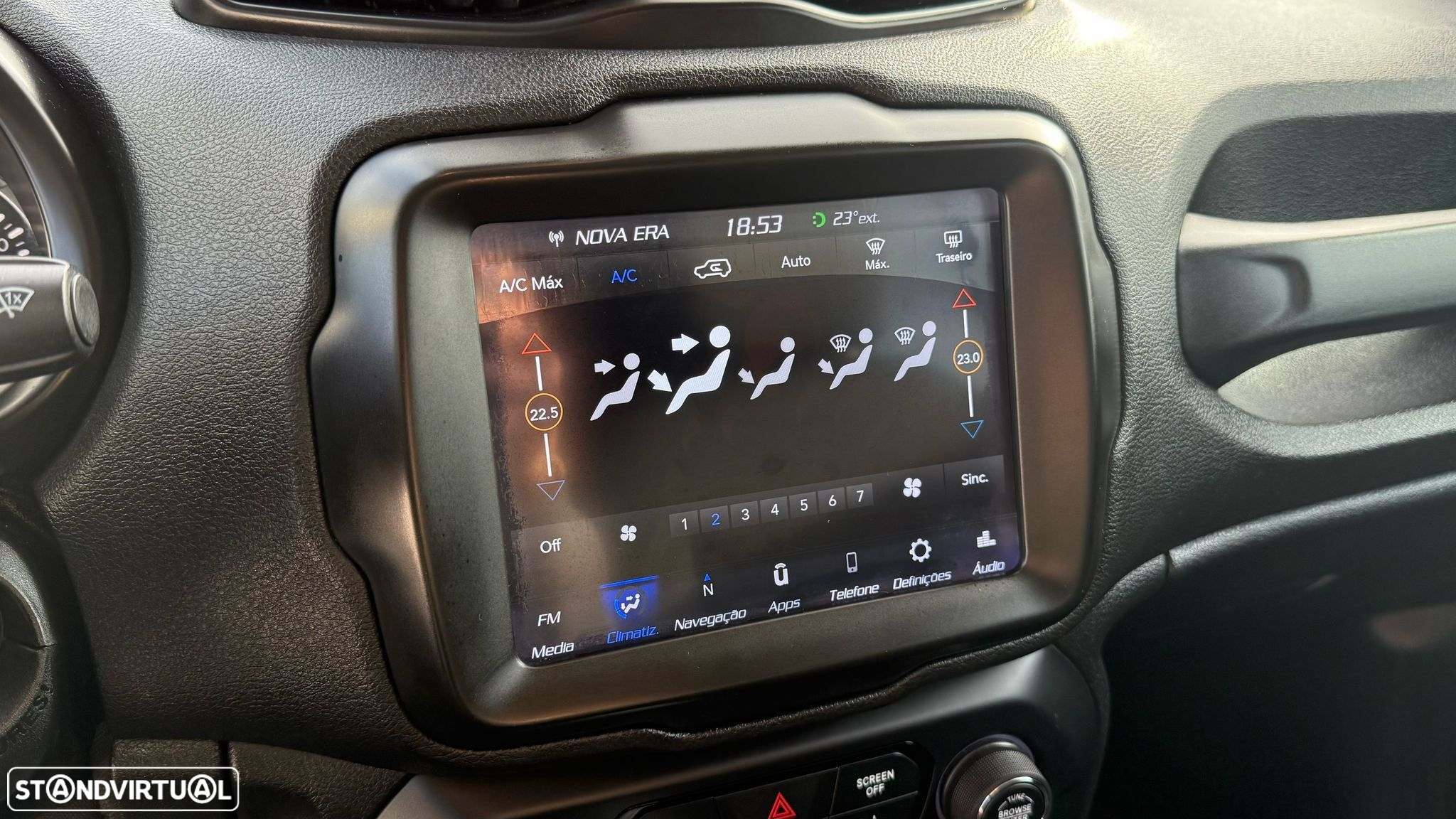 Jeep Renegade 1.6 MJD Limited DCT - 36