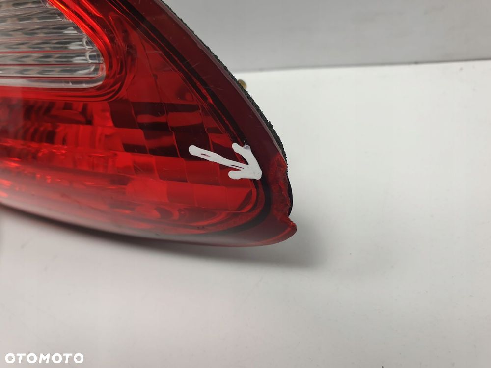 LAMPA Subaru Tribeca TYLNA W KLAPE PRAWA prawy tył - 11