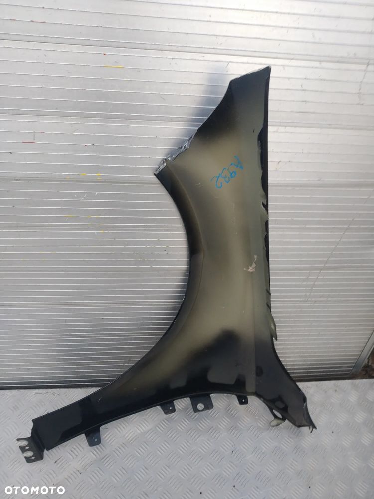 A918/A932/F977 MERCEDES A KLASA W177 BŁOTNIK PRAWY BIAŁY - 7