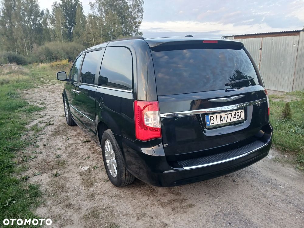 Chrysler Town & Country 3.6 Limited - 6