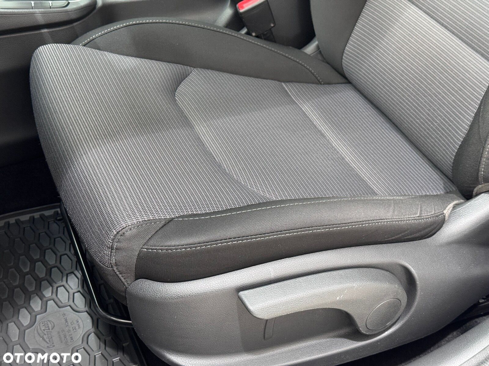Hyundai i30 1.5 DPI Classic + - 11