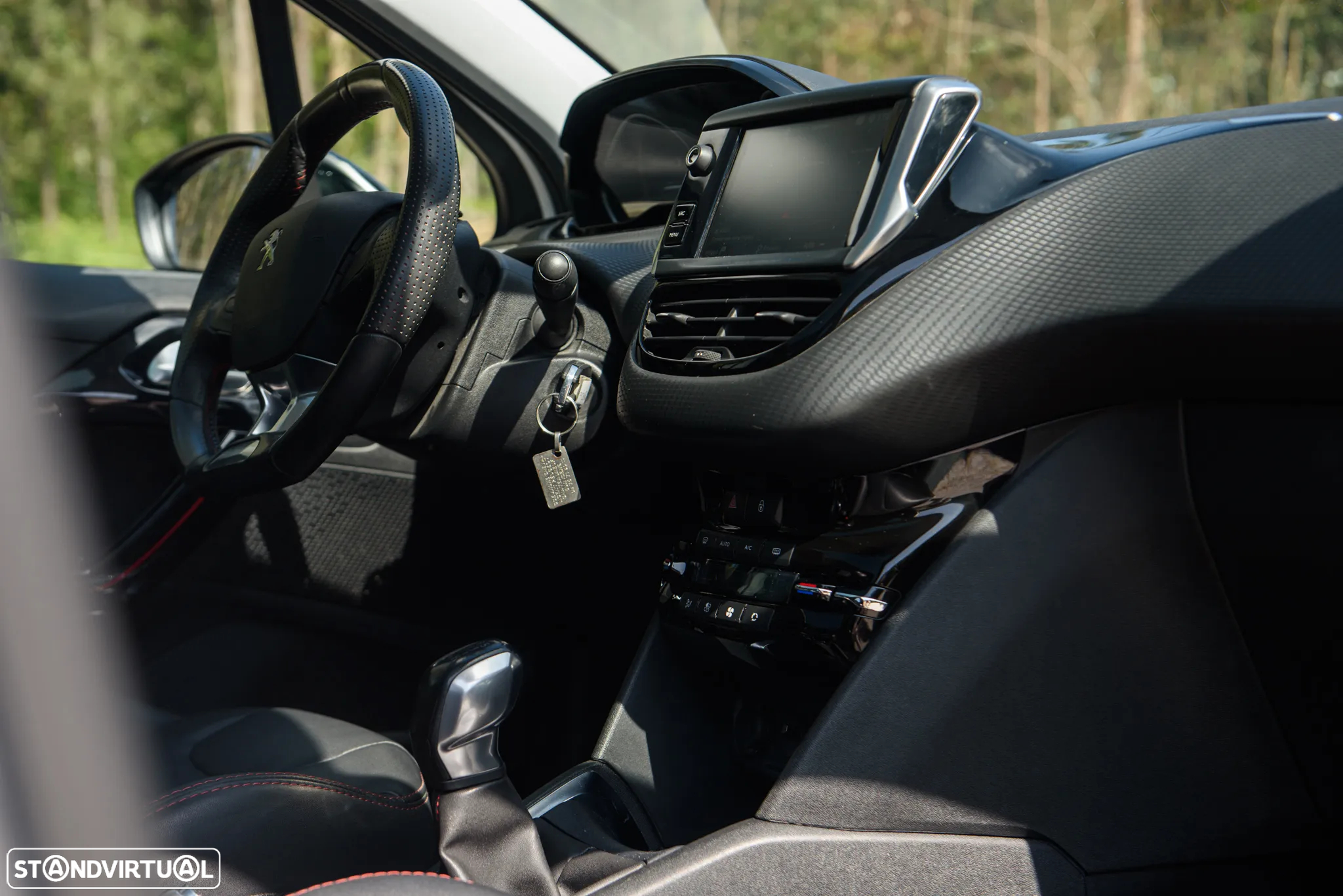 Peugeot 208 1.2 PureTech GT Line - 54