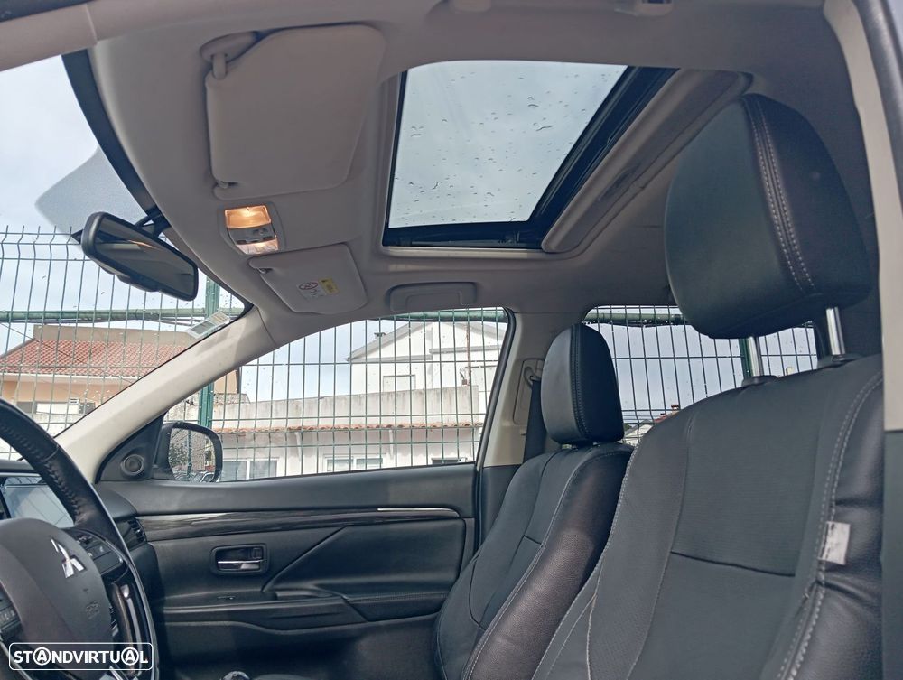 Mitsubishi Outlander 2.2 DI-D Intense - 8