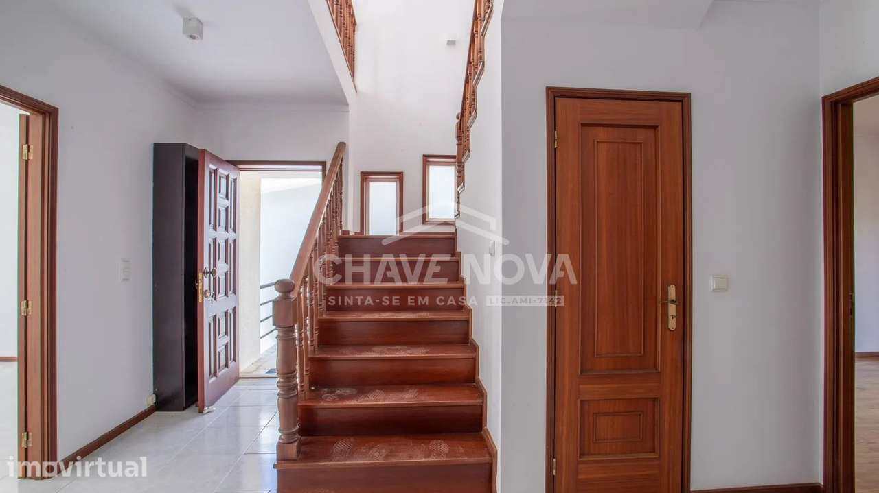 Andar Moradia T2 c/ Garagem Box em Rio Tinto - Grande imagem: 5/38