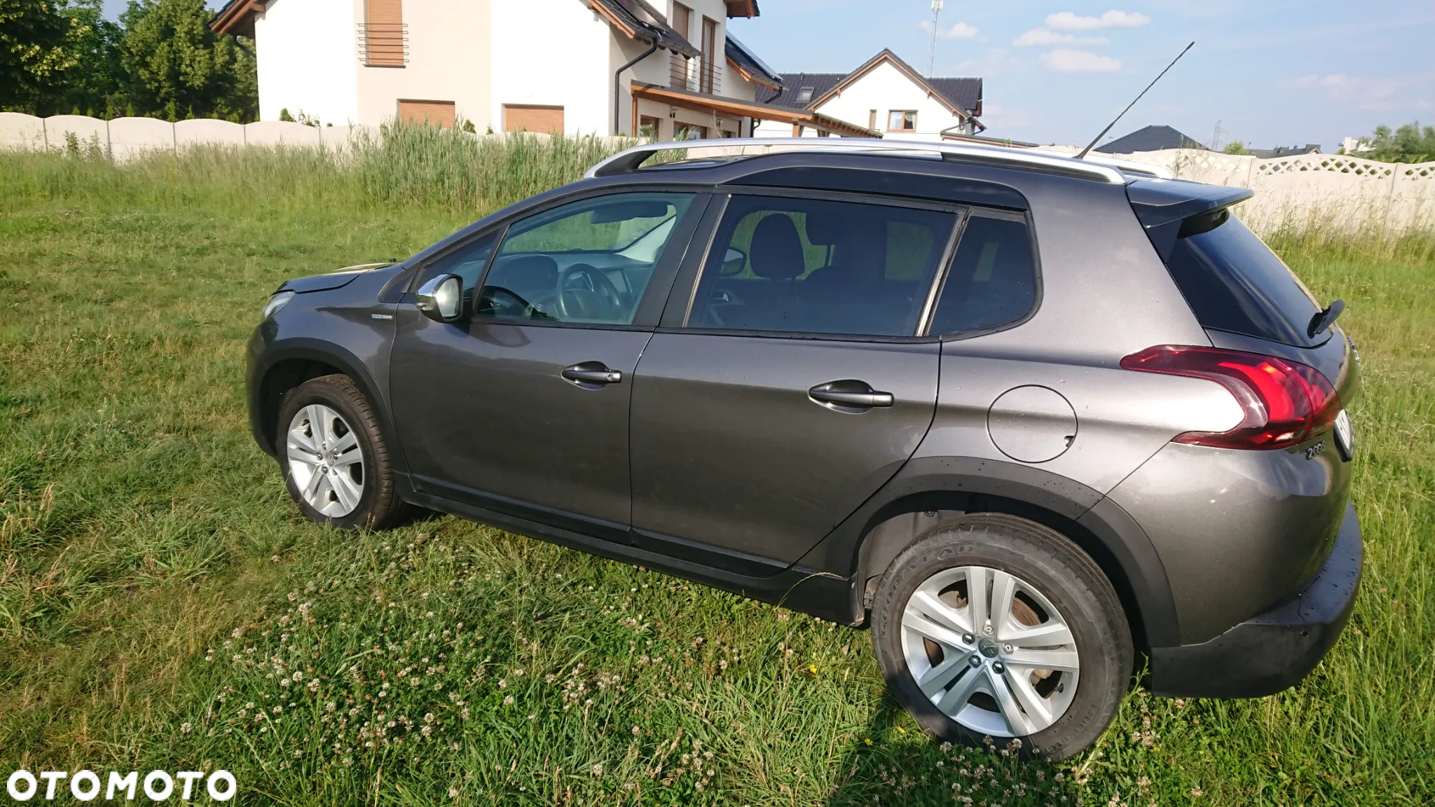 Peugeot 2008 - 9