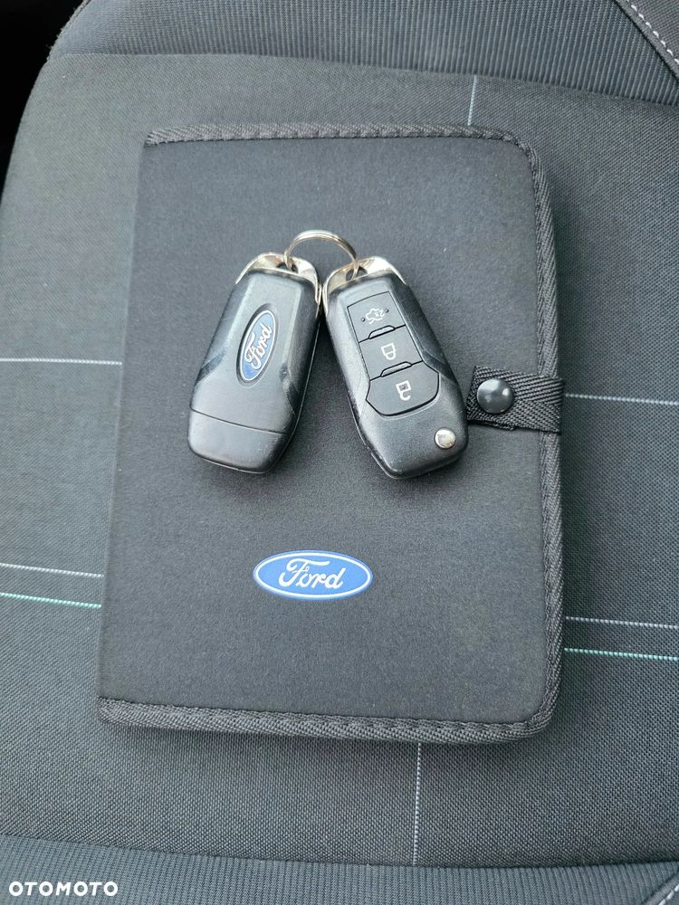 Ford Fiesta 1.1 TREND - 38