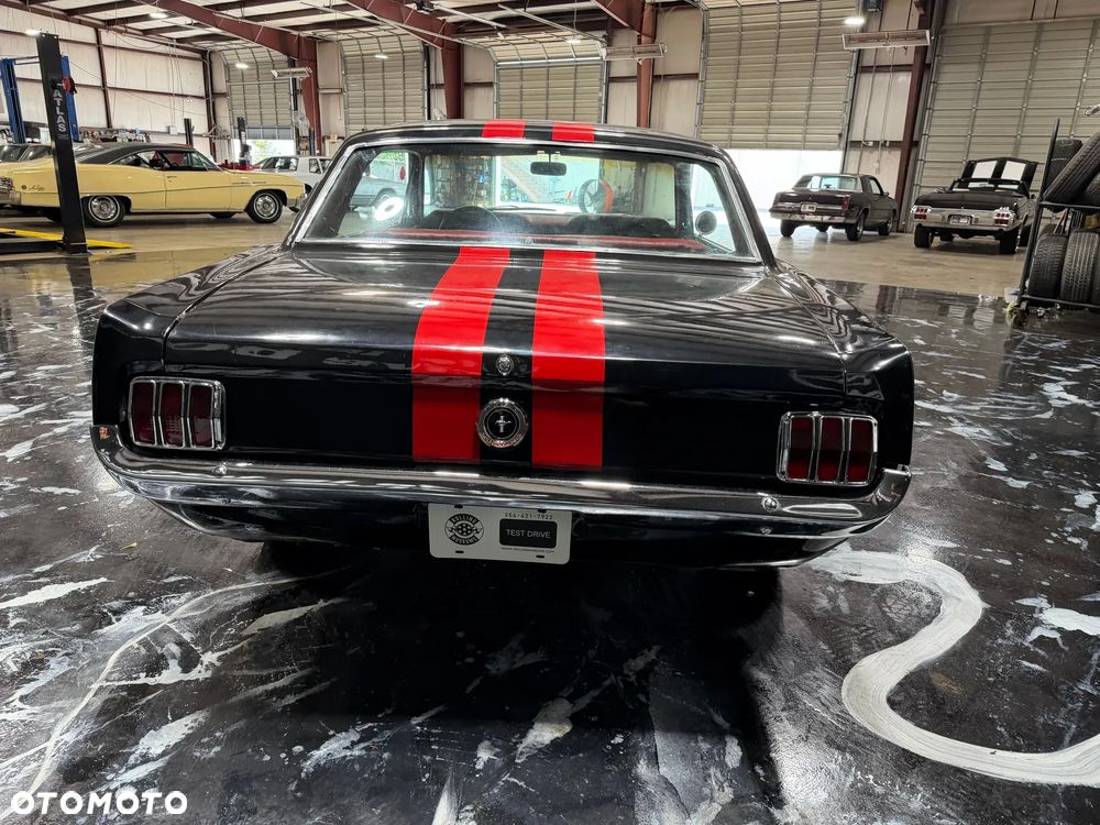 Ford Mustang - 2