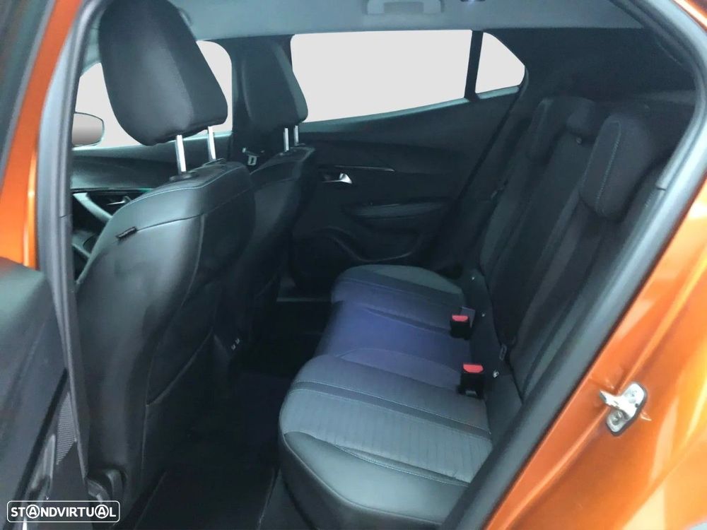 Peugeot 2008 PureTech 100 Allure — fotografia 9