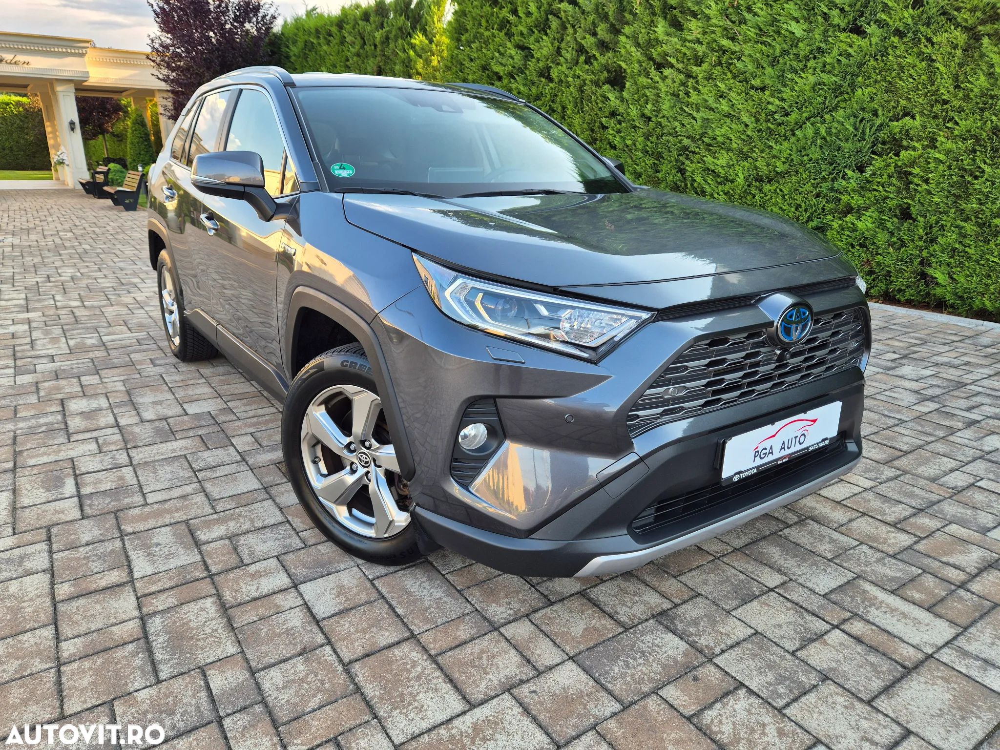 Toyota RAV4 2.5 4x4 Hybrid Lounge - 1