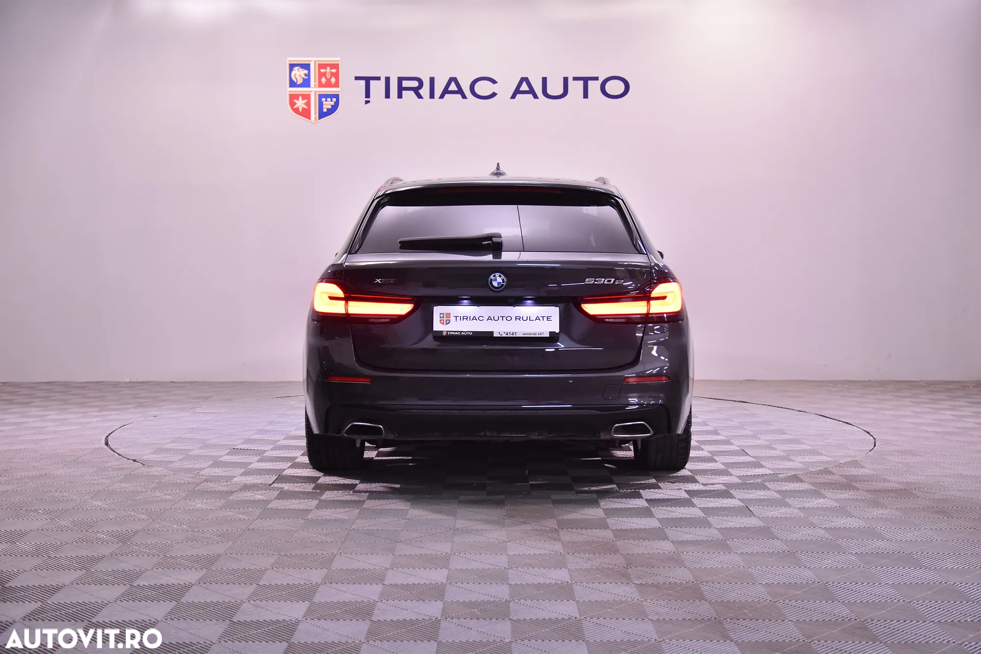 BMW Seria 5 530e xDrive Touring Aut. - 4