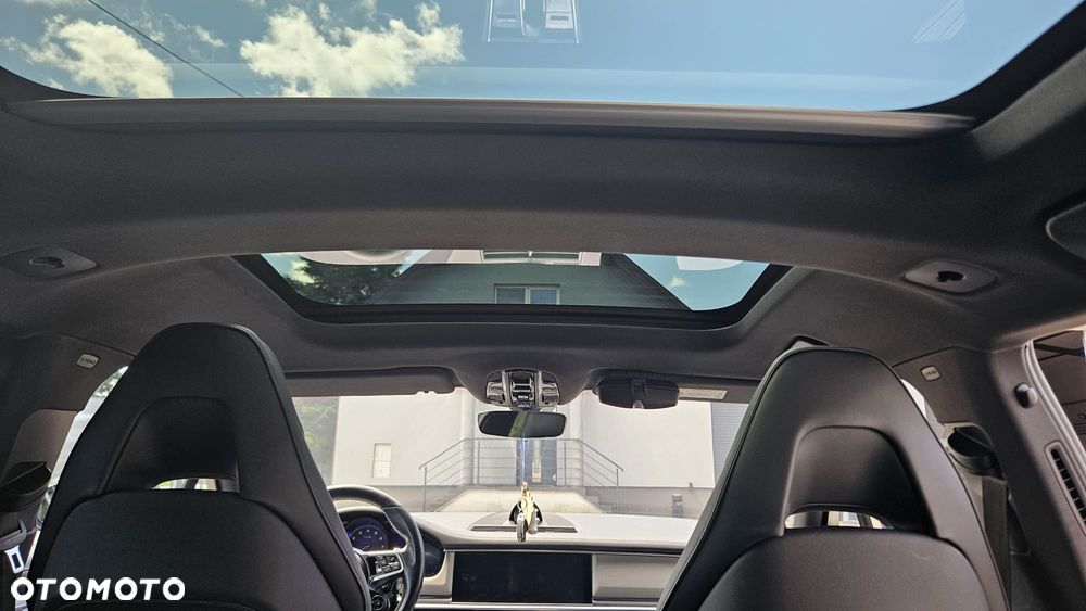 Porsche Panamera 4 E-Hybrid - 11