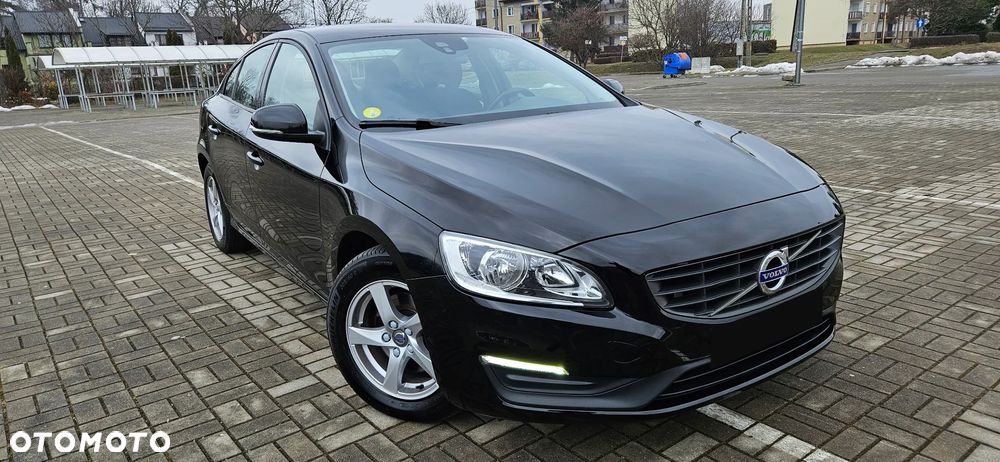 Volvo S60 D2 Momentum - 1