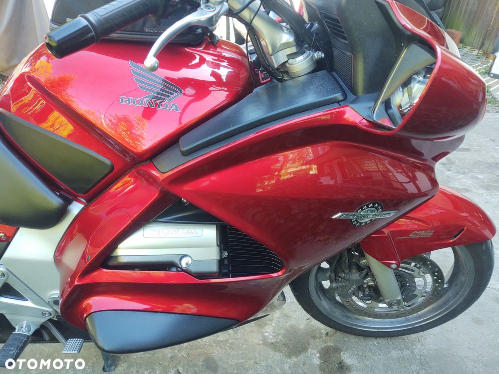 Honda ST - 9