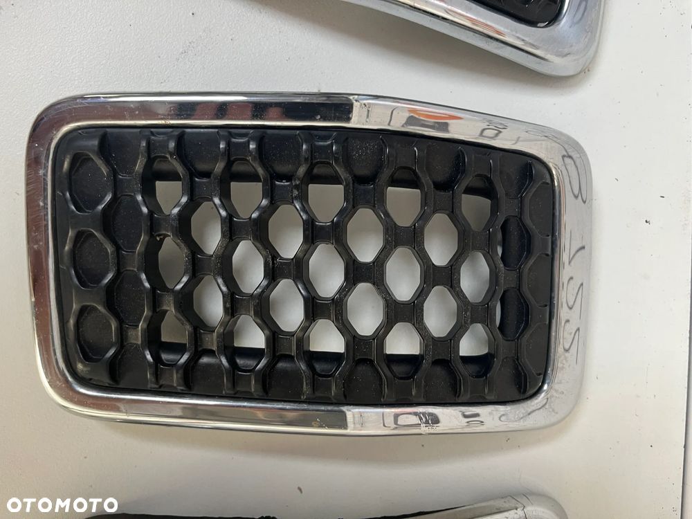 JEEP CHEROKEE  KRATKA MASKI 68323773ab,68323774ab,68323779ab - 3