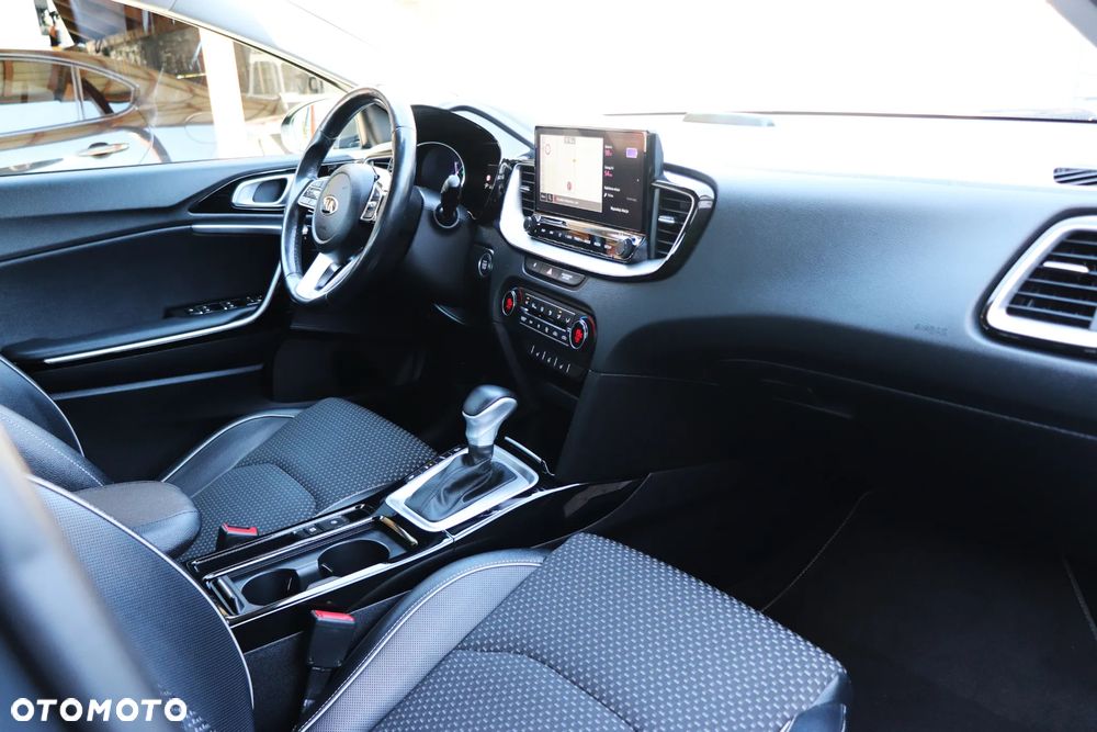 Kia XCeed 1.6 GDI DCT6 OPF PLATINUM - 24