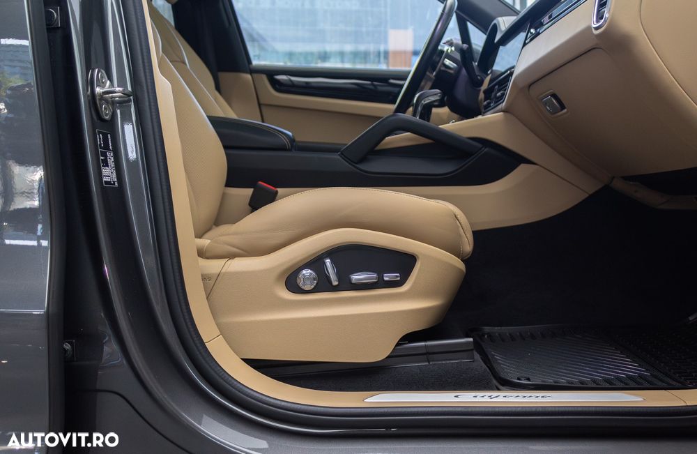 Porsche Cayenne - 10
