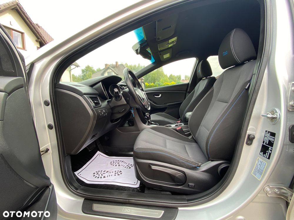 Hyundai i30 blue 1.6 CRDi DCT Passion - 20