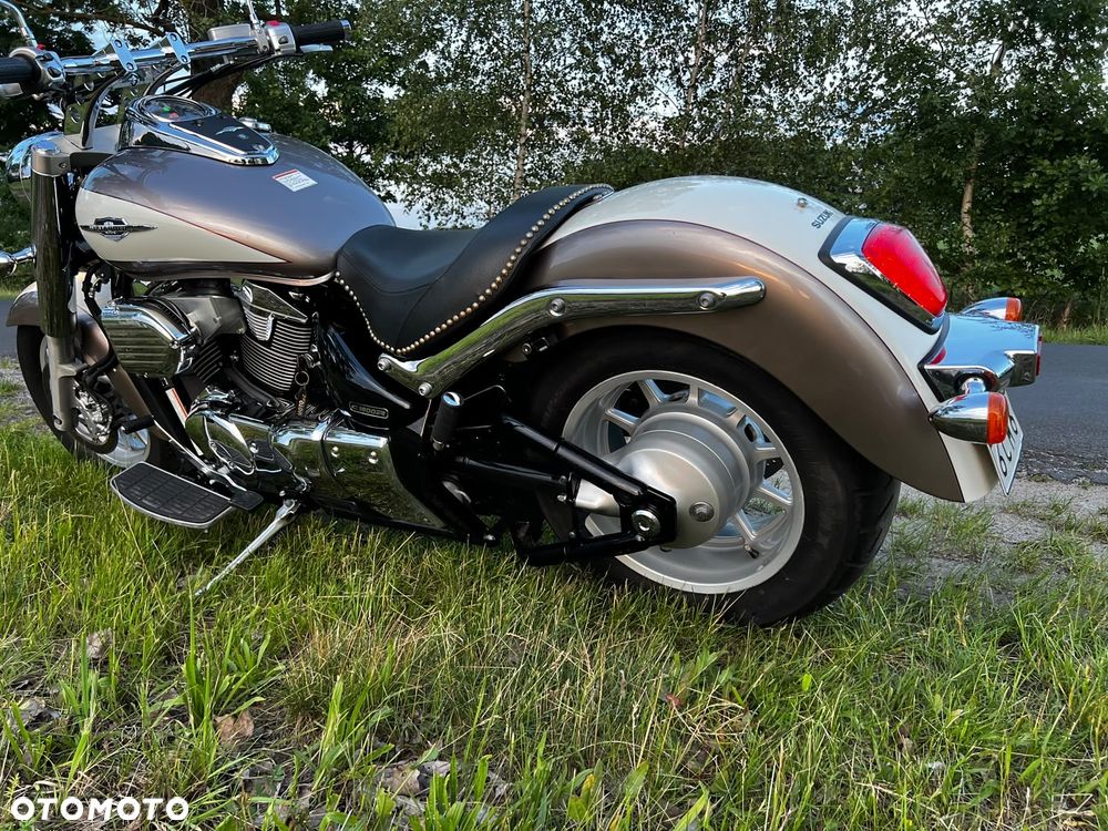 Suzuki Intruder - 12