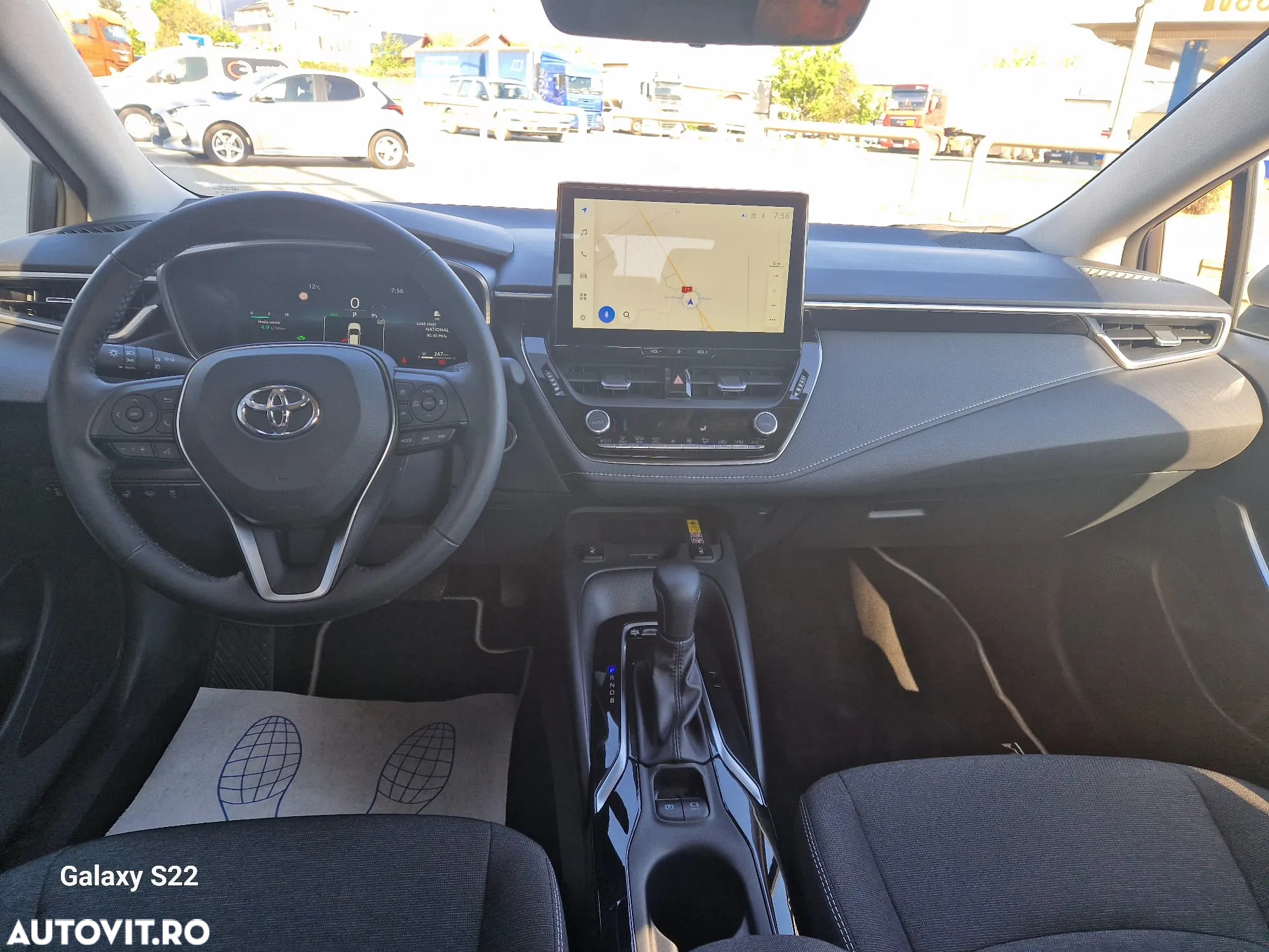 Toyota Corolla 1.8 HSD Business - 11