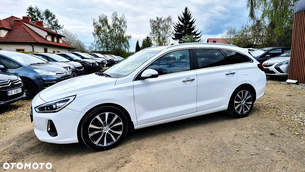 Hyundai i30 1.4 T-GDI Premiere Luxury - 24