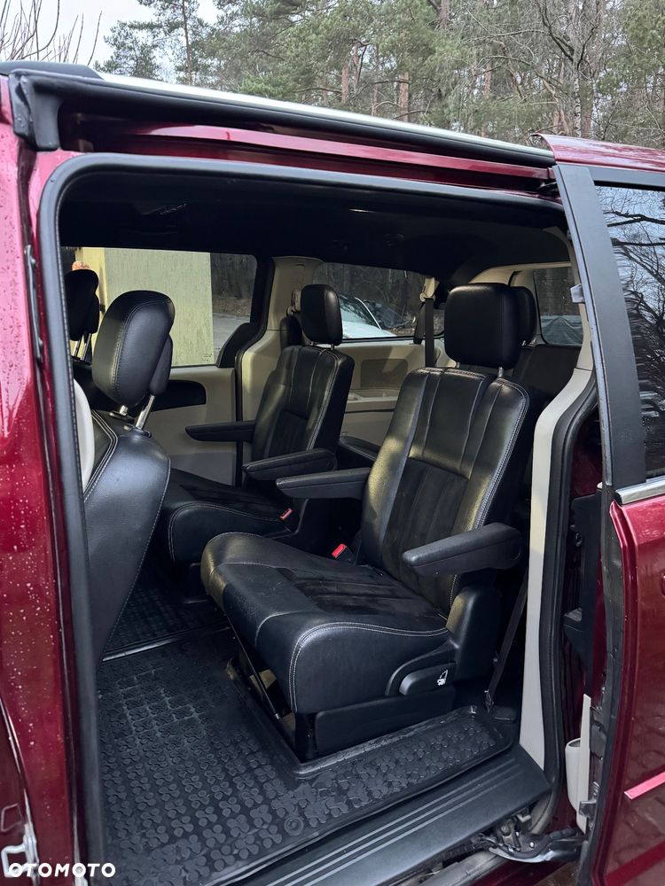 Dodge Grand Caravan - 9