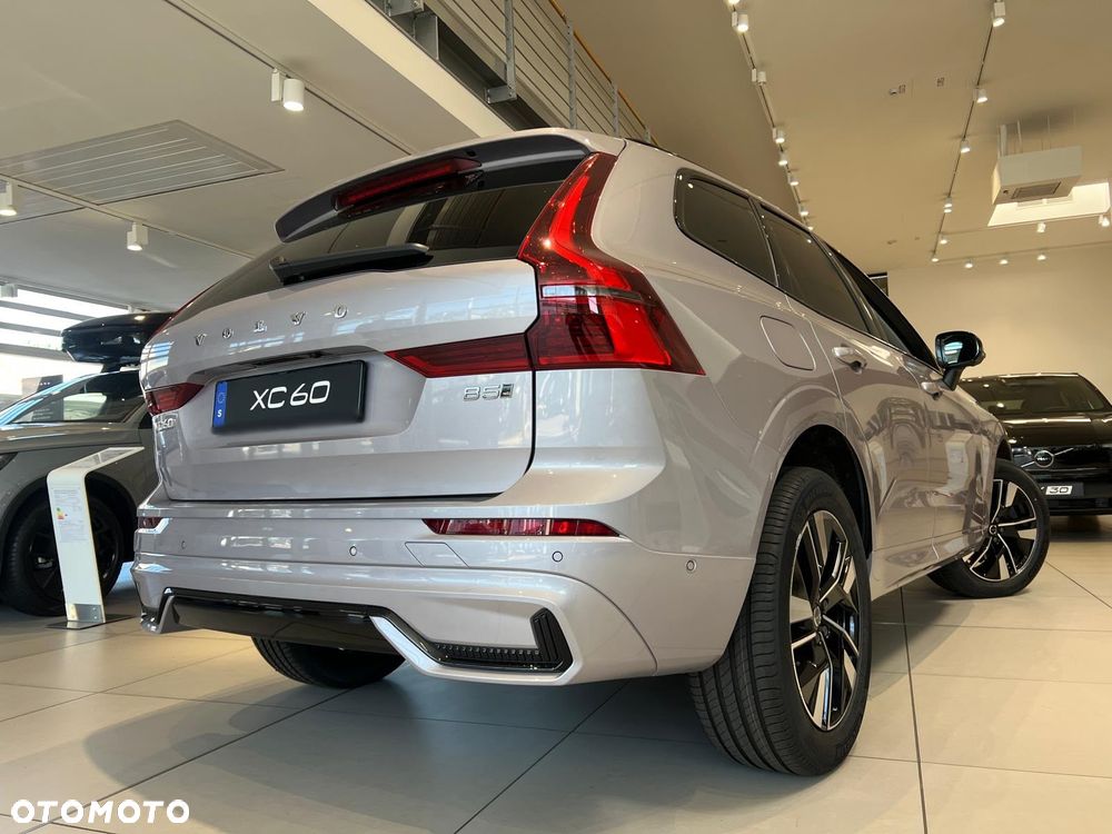 Volvo XC 60 B5 B AWD Plus Bright - 12
