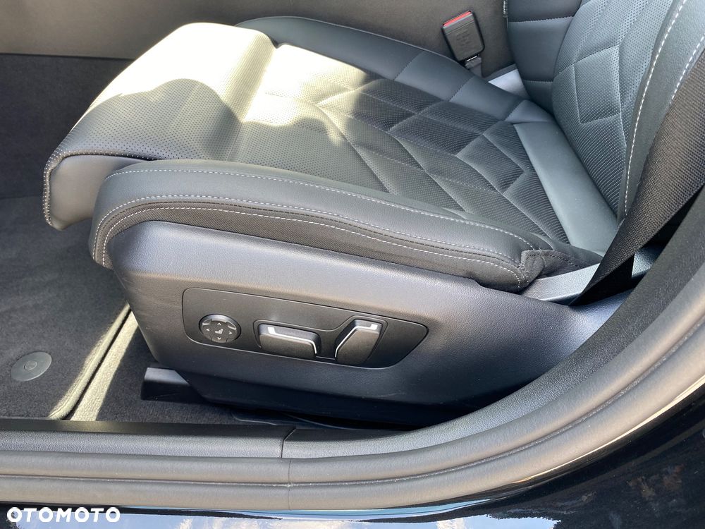 BMW Seria 5 520d xDrive - 34